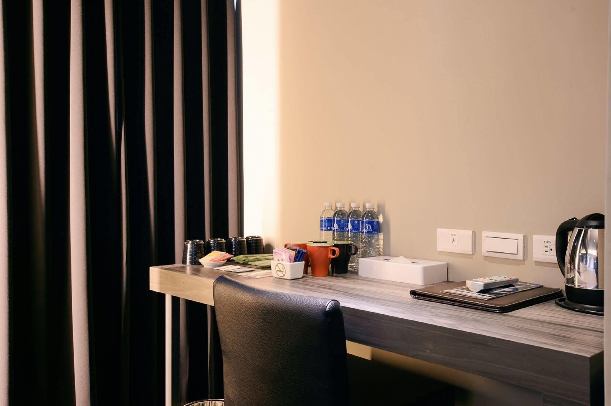 Kiwi Express Hotel - Jiuru Rd Kaohsiung Eksteriør billede