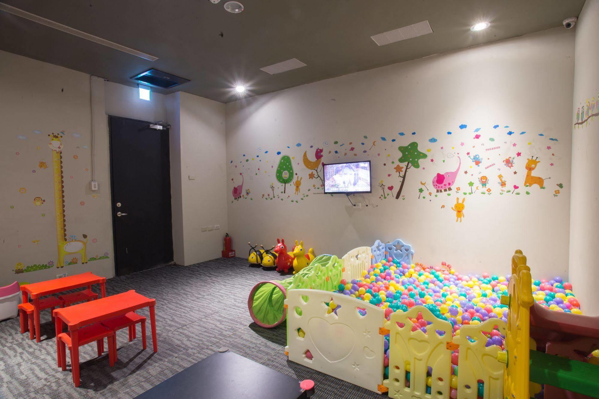 Kiwi Express Hotel - Jiuru Rd Kaohsiung Eksteriør billede