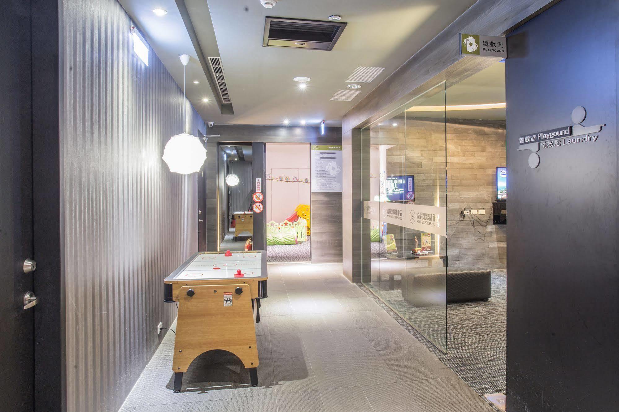 Kiwi Express Hotel - Jiuru Rd Kaohsiung Eksteriør billede