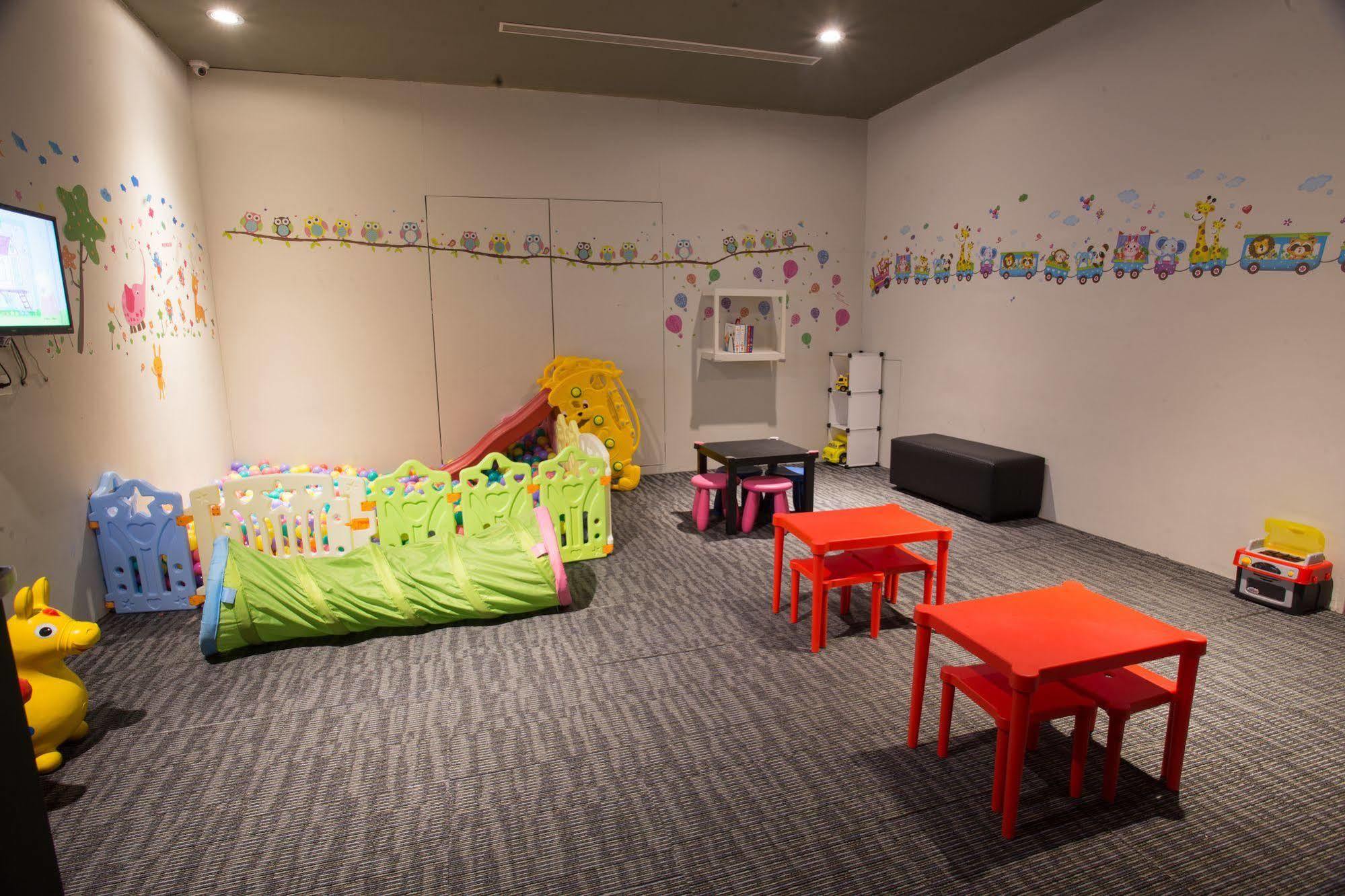 Kiwi Express Hotel - Jiuru Rd Kaohsiung Eksteriør billede