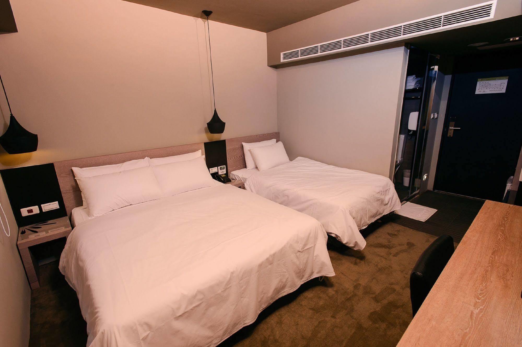 Kiwi Express Hotel - Jiuru Rd Kaohsiung Eksteriør billede