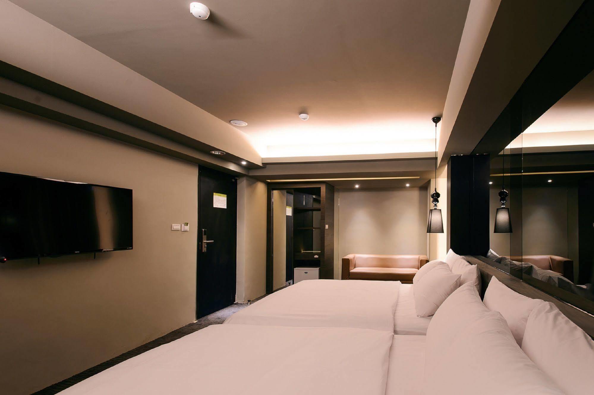 Kiwi Express Hotel - Jiuru Rd Kaohsiung Eksteriør billede