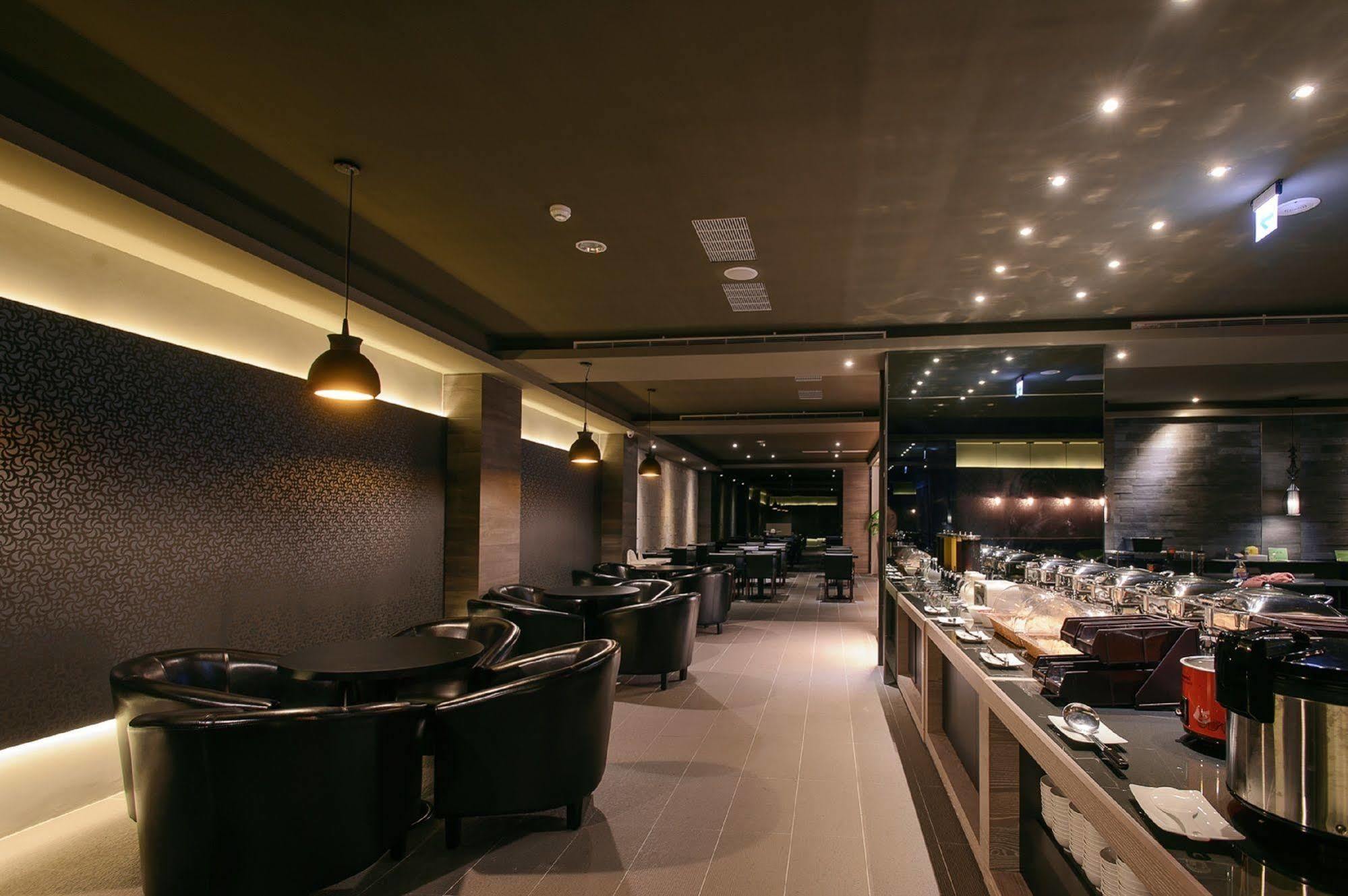 Kiwi Express Hotel - Jiuru Rd Kaohsiung Eksteriør billede