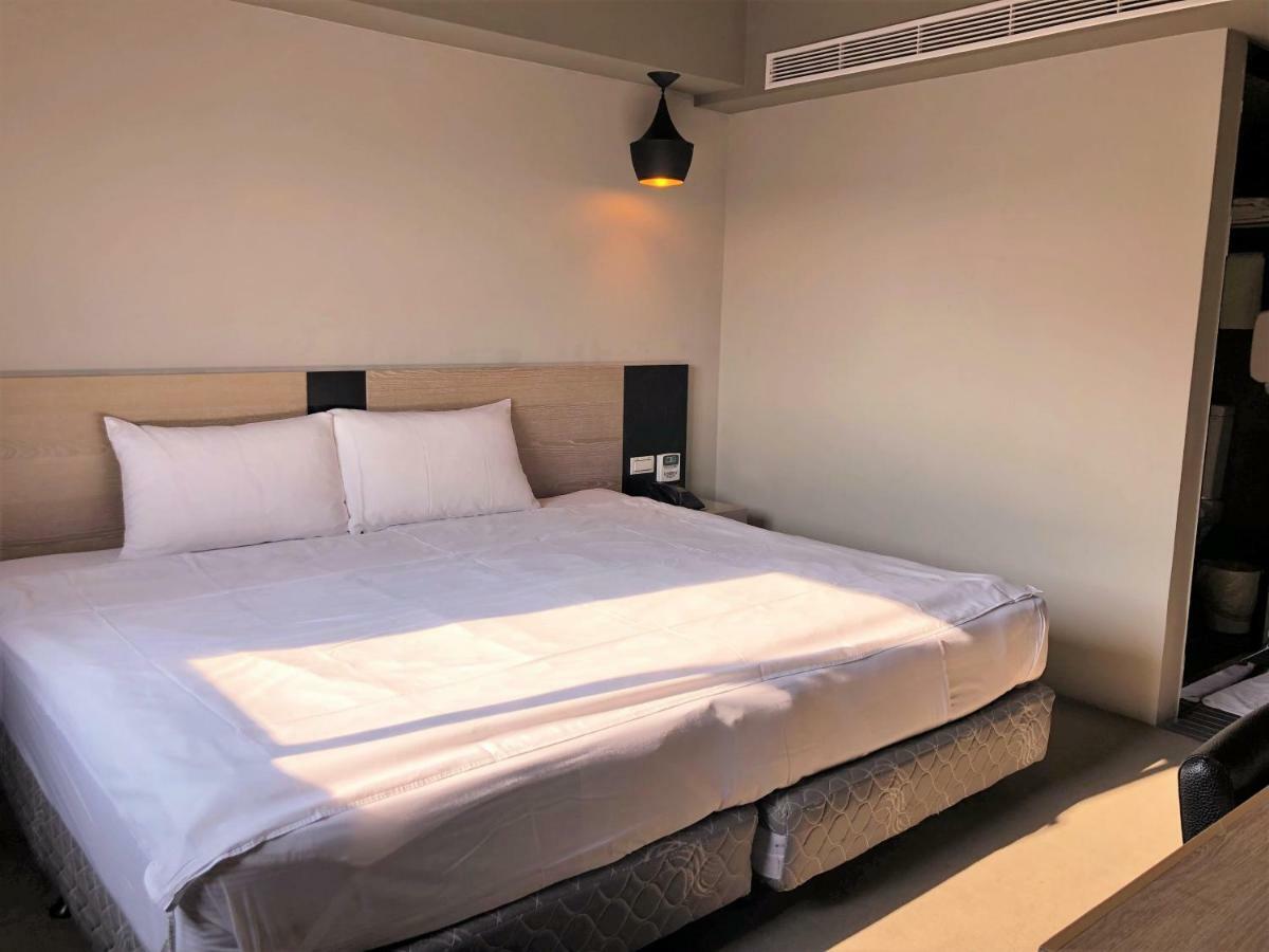 Kiwi Express Hotel - Jiuru Rd Kaohsiung Eksteriør billede